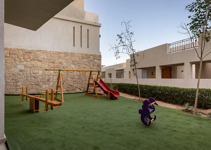 Otel Creek And Residences 5*