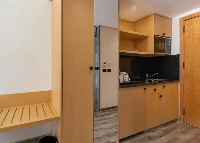 Creek And Residences מלון