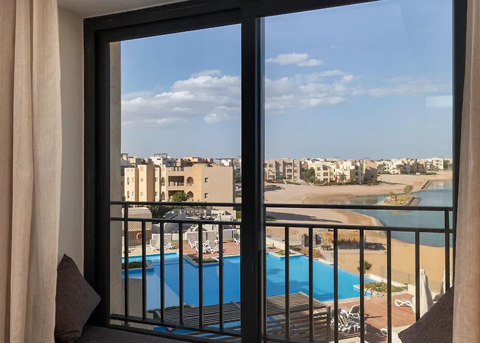 Creek And Residences מלון